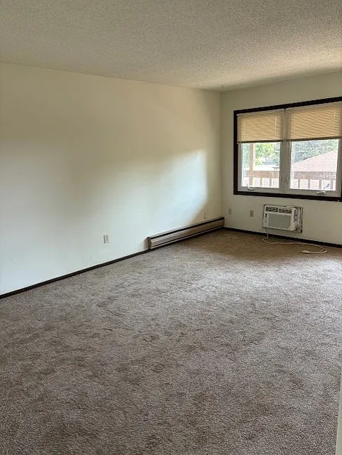 2 bed, 725 sqft, $850 — Photo 3