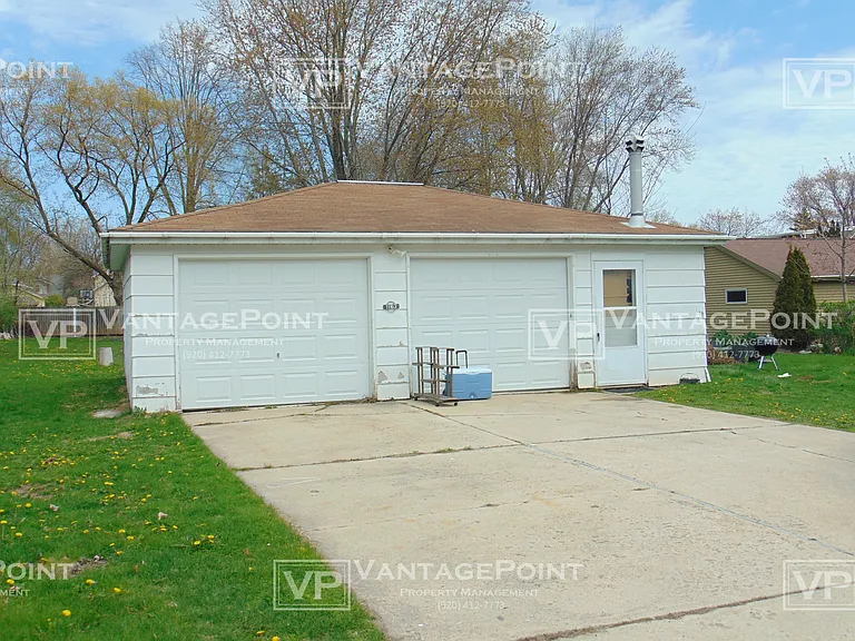 1163 McCormick St — Photo 6