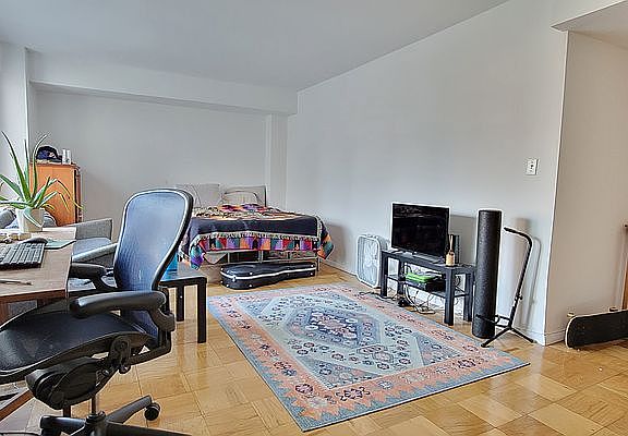 5th image of 245 E 63rd St APT 1919