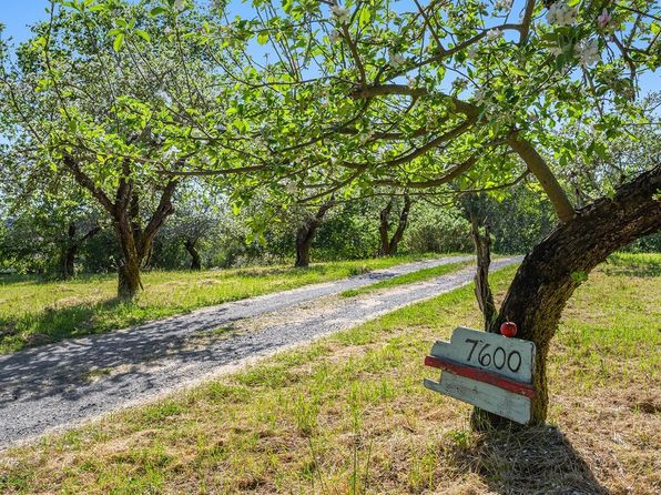 7600 Giusti Rd, Forestville, CA 95436