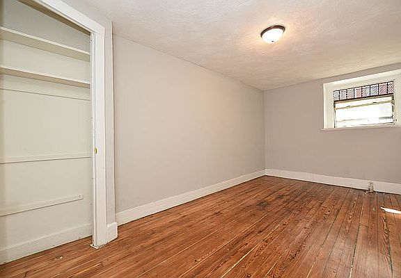 3rd image of 184 Franklin St #C3
