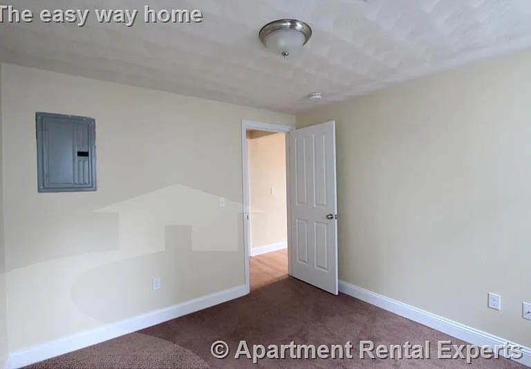 4 Douglass St #2 — Photo 4