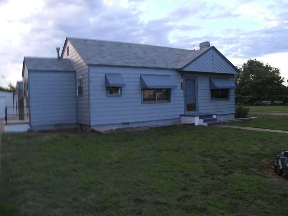 2nd image of 209 E Poplar St