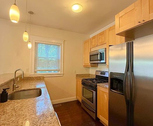 2nd image of 6 Giles Park APT 3