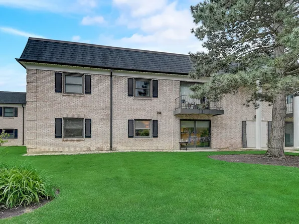 3315 Kirchoff Rd APT 2A, Rolling Meadows, IL 60008