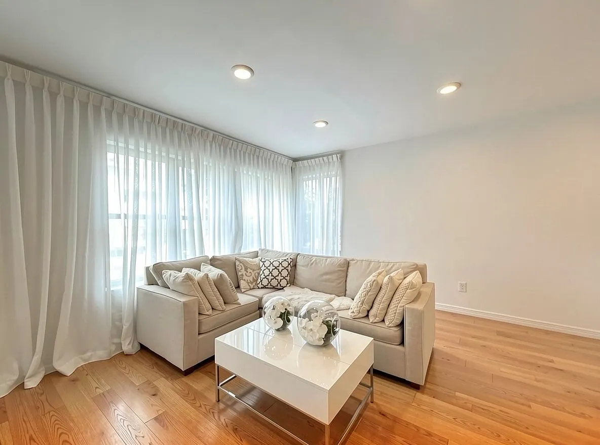 2 bed, 1100 sqft, $4,300 — Photo 3