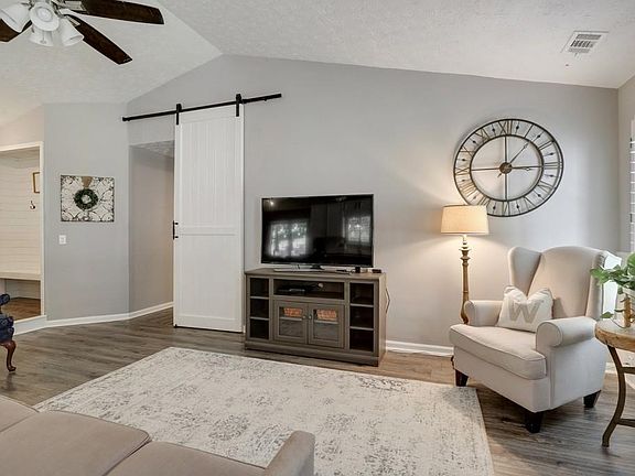 5th image of 104 Colony Springs Cir