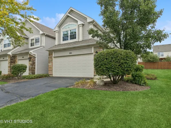 951 Mesa Dr, Lake In The Hills, IL 60156