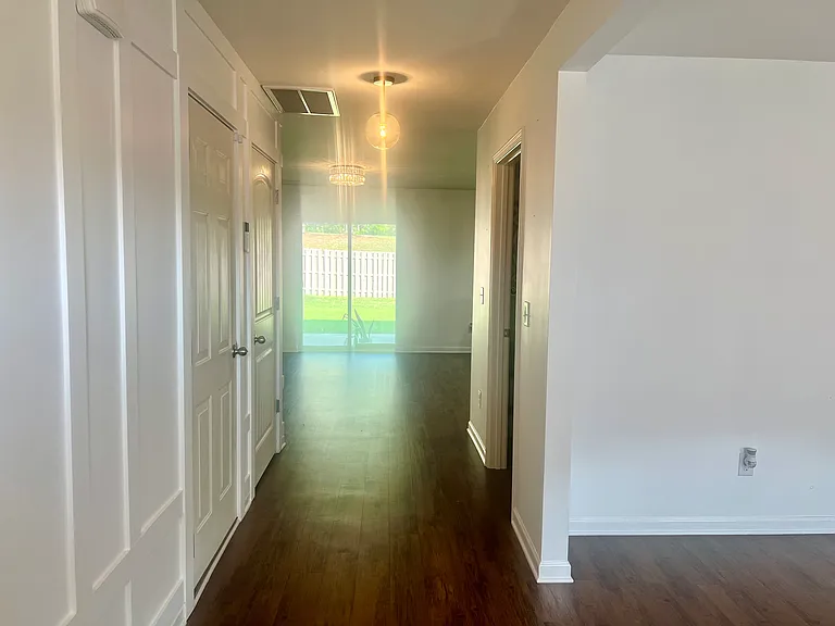 4599 Woodford Cir — Photo 2