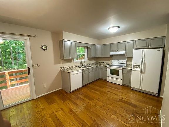 3rd image of 9112 Dominion Cir