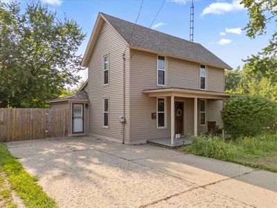 851 N Leroy St, Fenton, MI, 48430