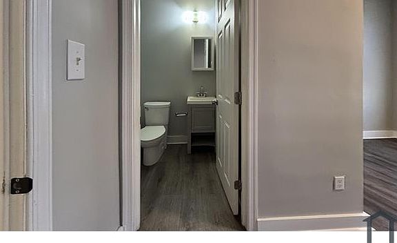 3rd image of 1238 W Huntingdon St #2