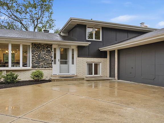 3rd image of 1314 Grandview Dr