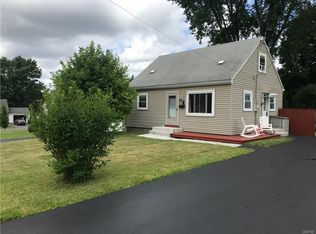 41 Parkwood Dr, East Syracuse, NY 13057