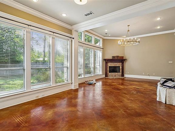 2nd image of 441 Laurelleaf Ln