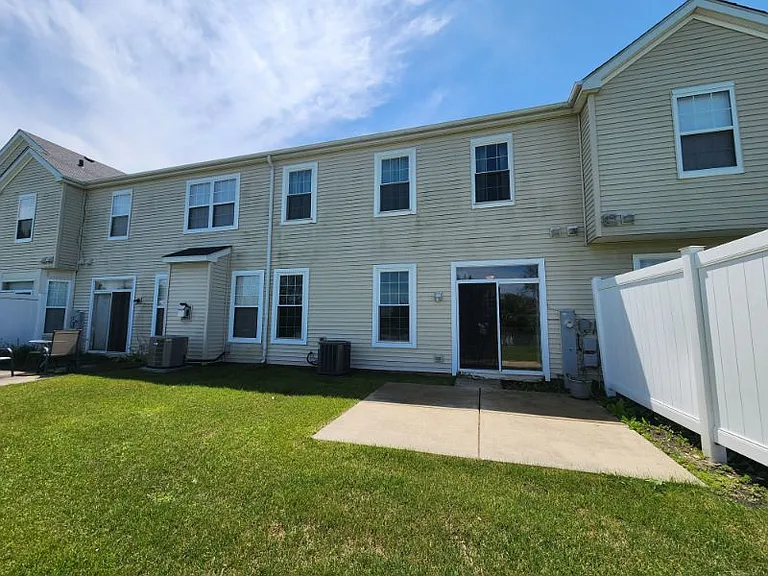 1804 Parkside Dr — Photo 17