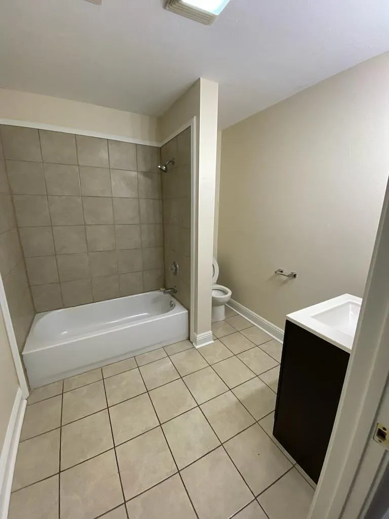 1 bed, $900 — Photo 2