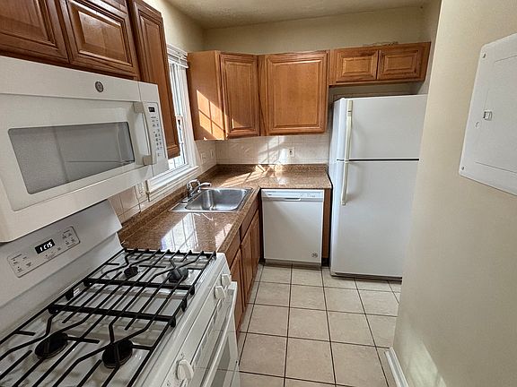 5th image of 66 Plaza St NE Unit 104