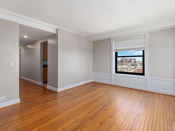 5th image of 15 E Kirby St APT 1229