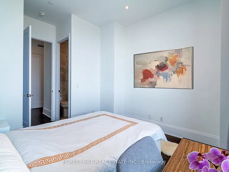 101 Erskine Ave #Penthouse 12 — Photo 17