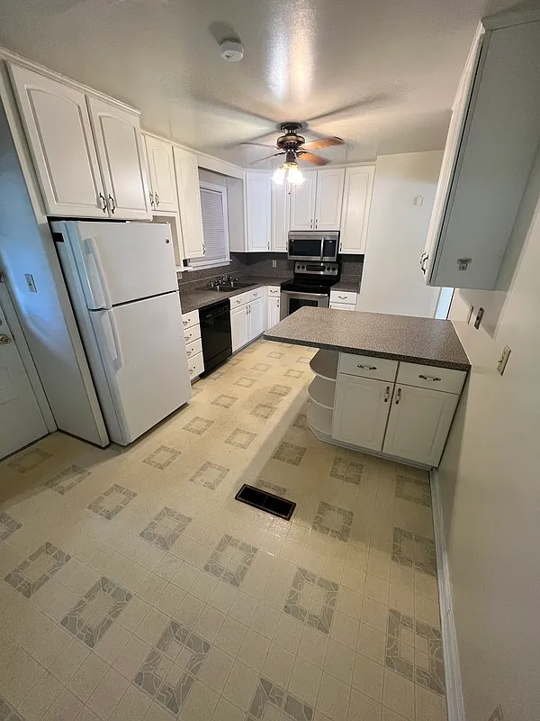 2 bed, 1.5 bath, $1,495 — Photo 4