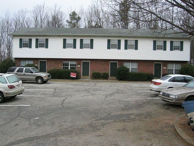 1st image of 2980 Spruce Cir