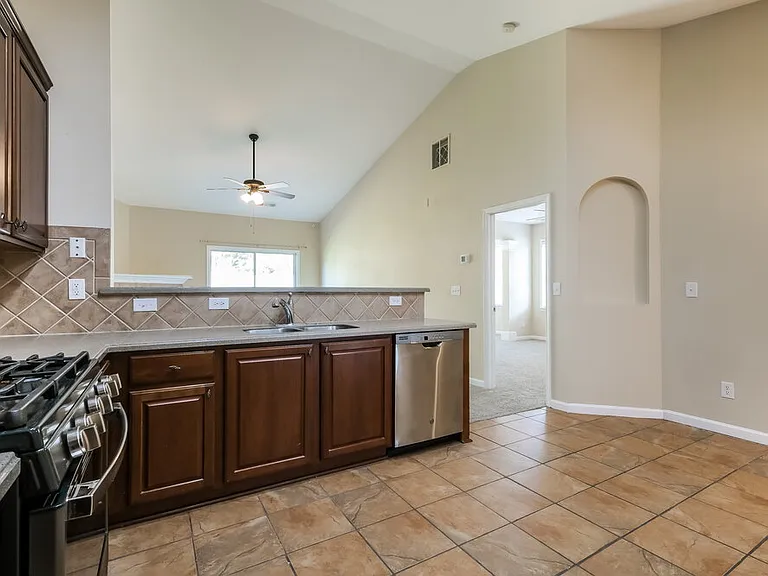 5120 Fieldgate Ridge Dr — Photo 7