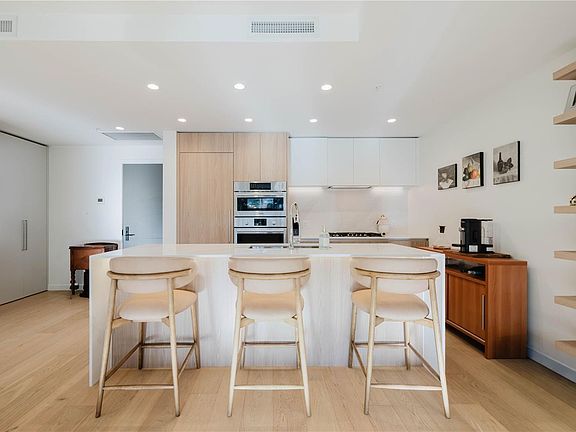 4th image of 2000 Hannington Rd #705