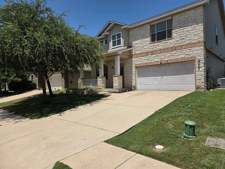 108 Quarry Ln — Photo 1