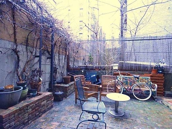5th image of 241 Mulberry St APT 14