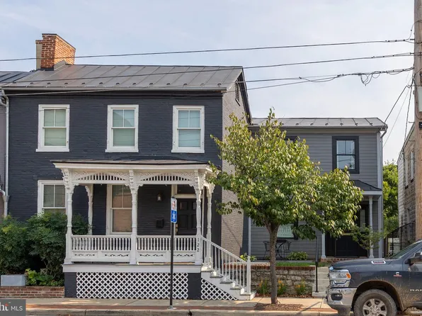 135 S Kent St #202, Winchester, VA 22601