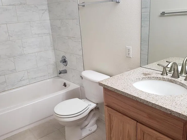 1146 Opal St #202 — Photo 8