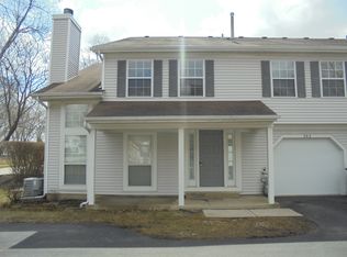 302 Teak Ln, Streamwood, IL 60107