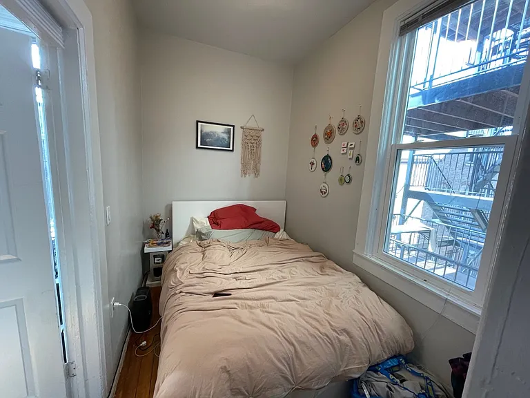 1344 N Bosworth Ave #2R — Photo 8