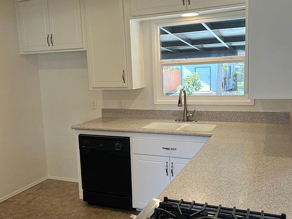 2nd image of 175 W Millan St W