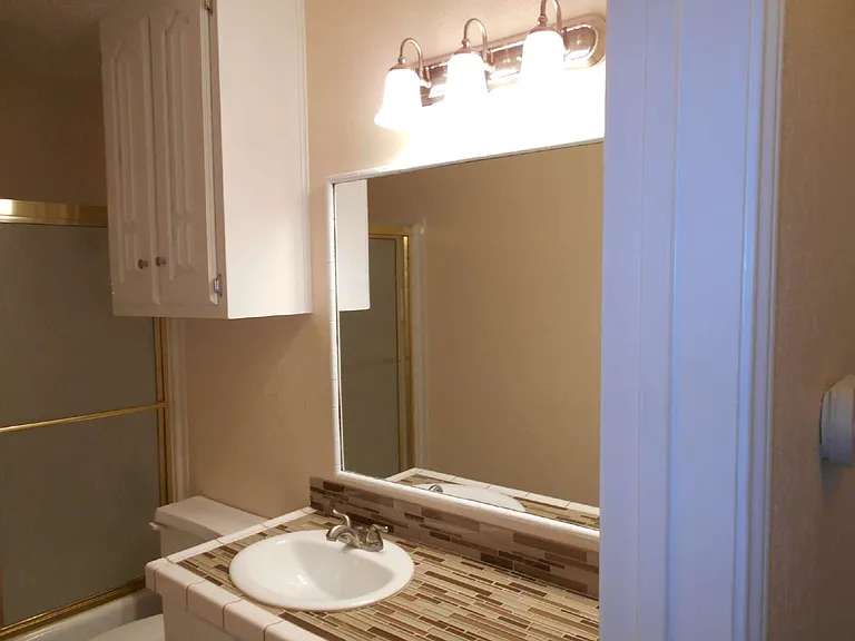 5739 Emory St — Photo 4