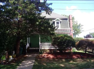 160 Pierce Ave, Warwick, RI 02888