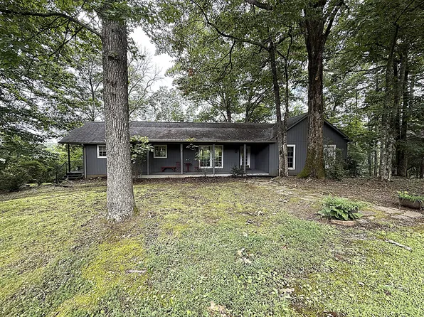 204 Red Bud Dr, Smithville, TN 37166