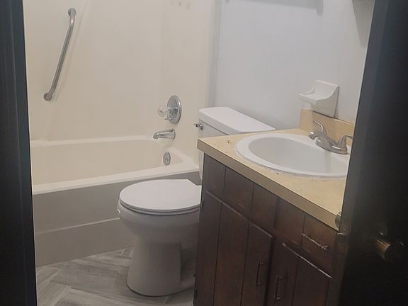 4th image of 1683 Baugh St #1683
