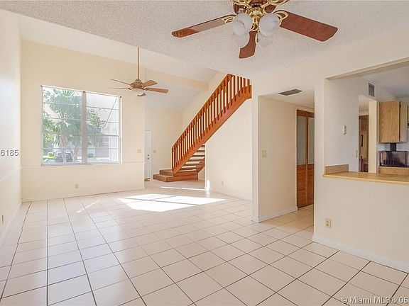 2nd image of 627 Woodgate Cir #C
