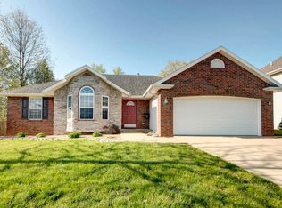 2202 E Foxborough Dr, Republic, MO 65738