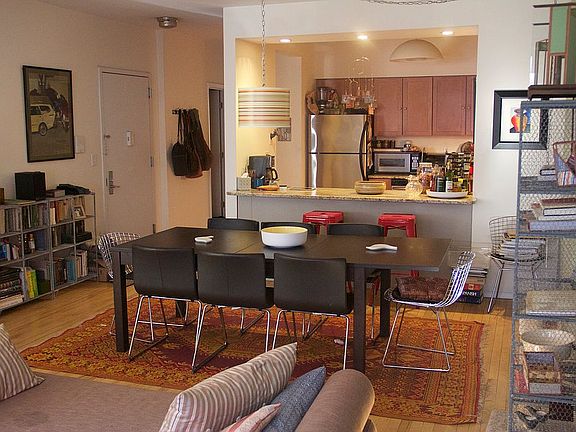 5th image of 221 Union St APT 2B