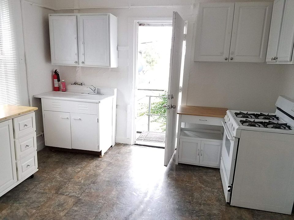 1st image of 1359 W Walton St #1R