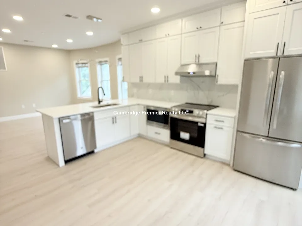 233 Highland Ave #1