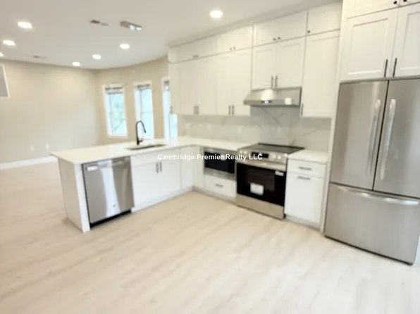 233 Highland Ave #1, Somerville, MA 02143