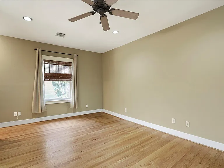1227 Harvard St #1/2 — Photo 4