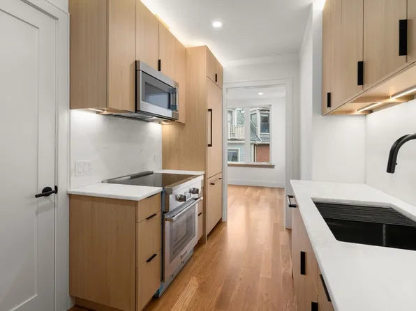 58 Kent St #U305, Brookline, MA 02445