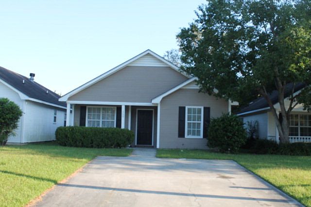 1st image of 260 Blue Pool Dr