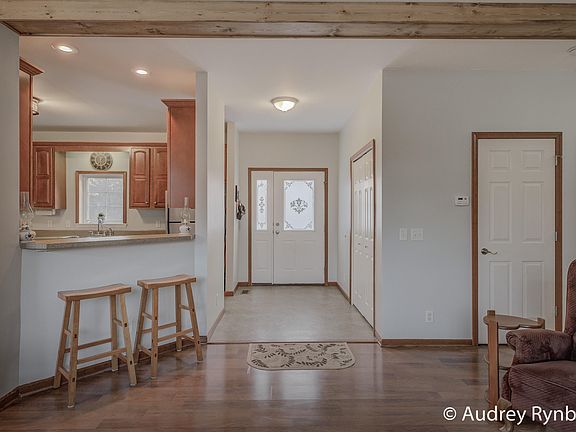 3rd image of 5046 S Ferris Ave