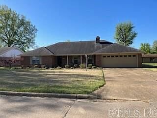 3rd image of 1013 Putting Green Dr